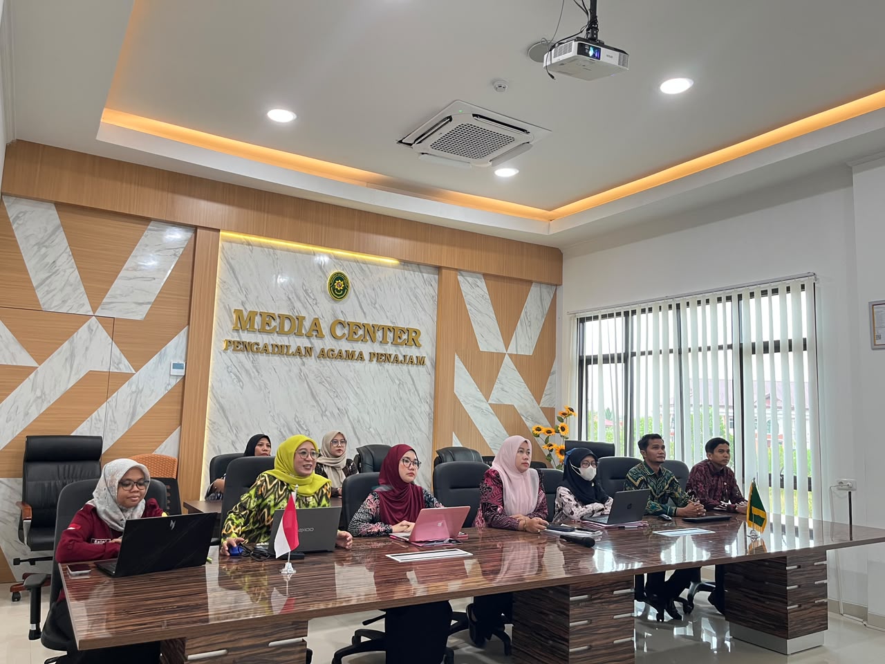 1. Diskusi Hukum