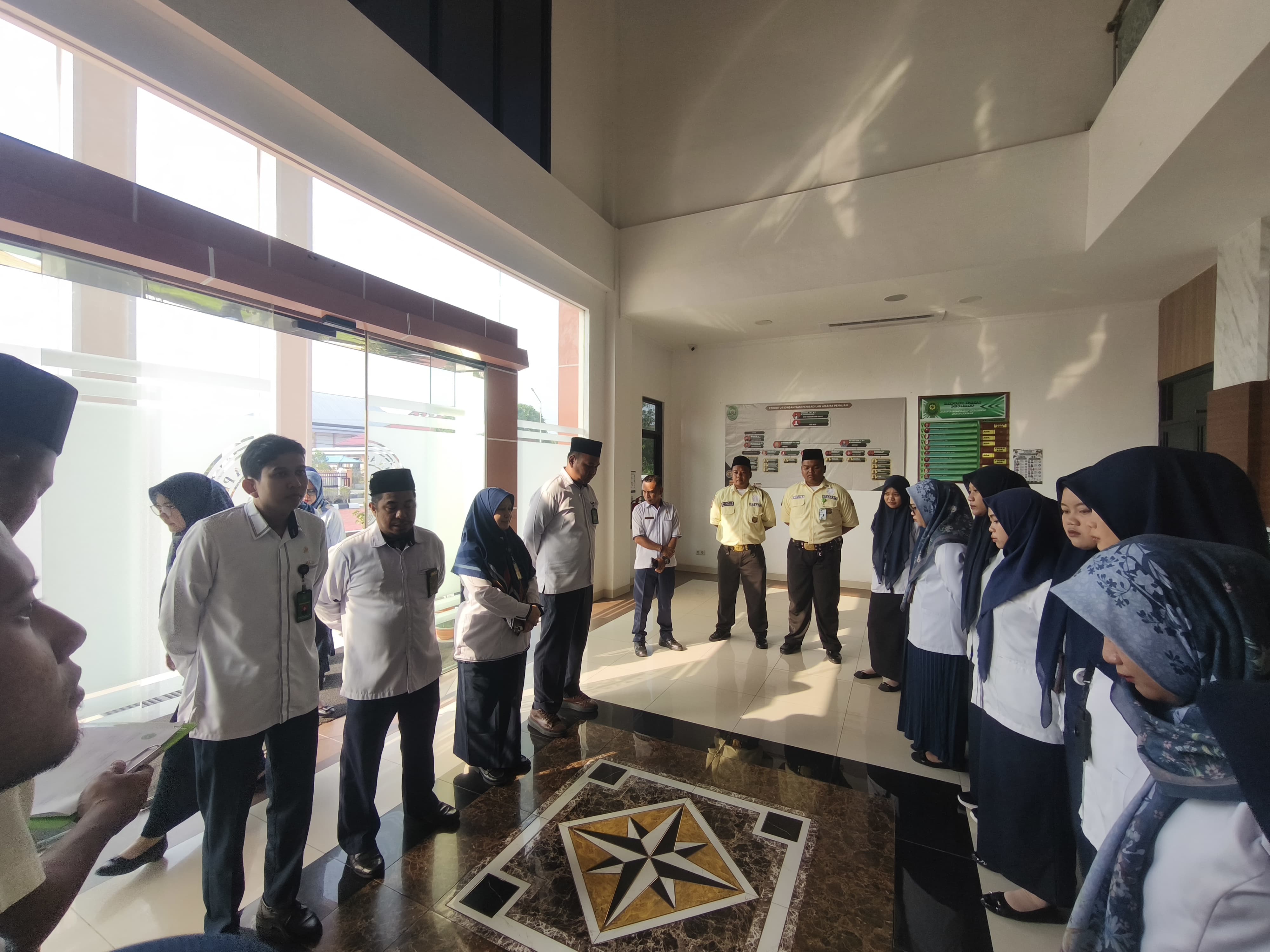 1. Kebersihan dan Pengamanan