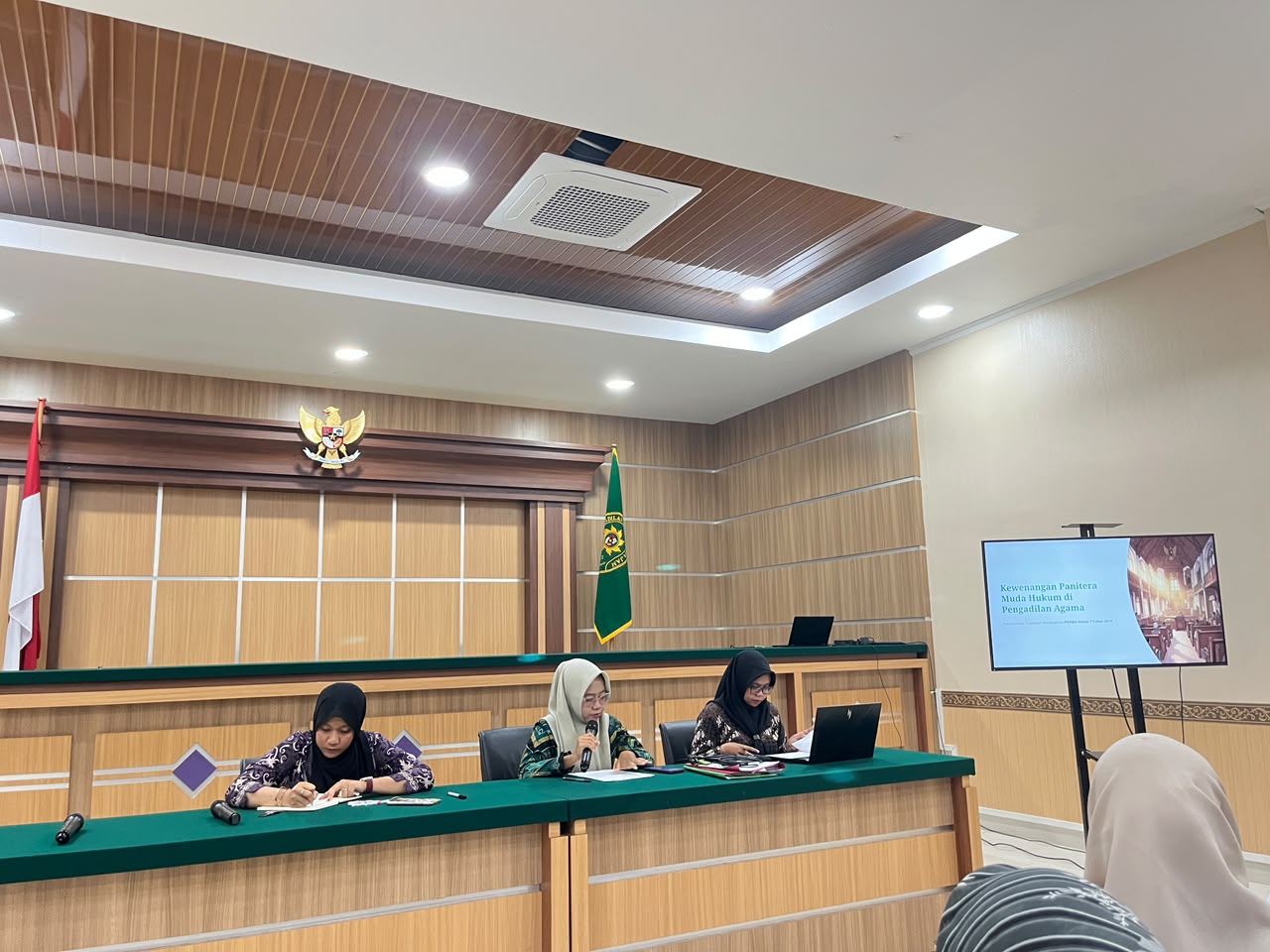 1. Kewenangan Panitera Muda dan Tata Kelola Akta Cerai