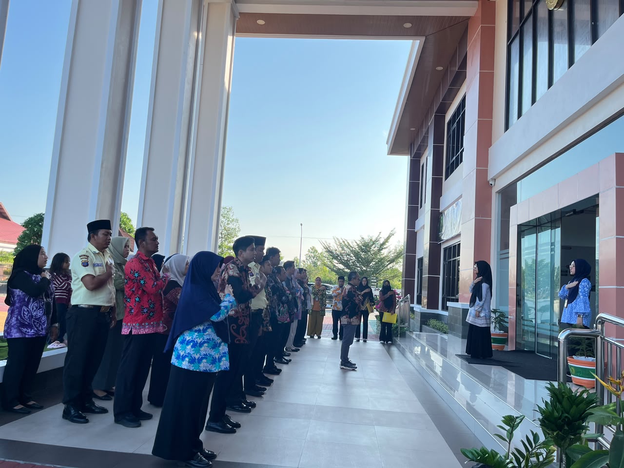 1. Tutup Pekan dengan Apel Jumat Sore